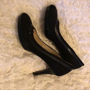 Nine West 6 black pumps